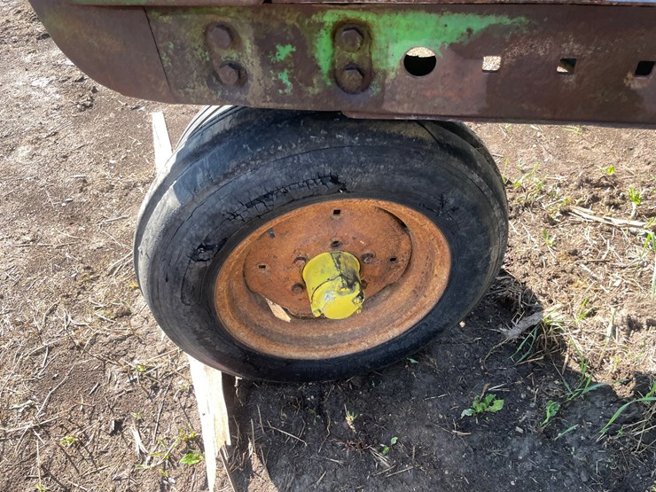 john-deere-3020-image-9