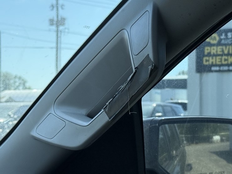 2015-chevrolet-tahoe-ls-image-39