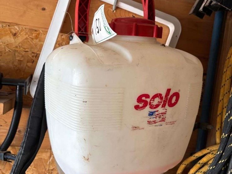 solo-backpack-sprayer,-garden-hose,-sprinkler-and-misc.-image-2