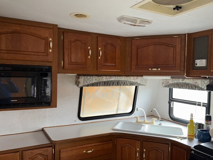#3064-•-2002-citation-30'-bumper-pull-camper-image-14