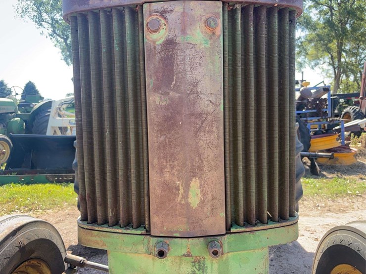 john-deere-70-image-11