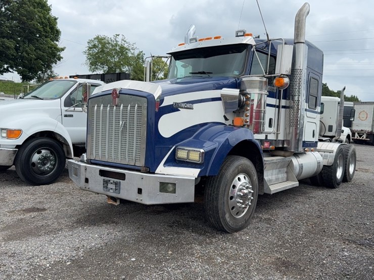 2018-kenworth-t800-image-1