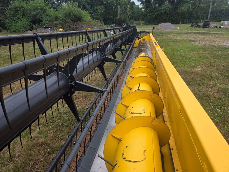 new-holland-74c-image-22