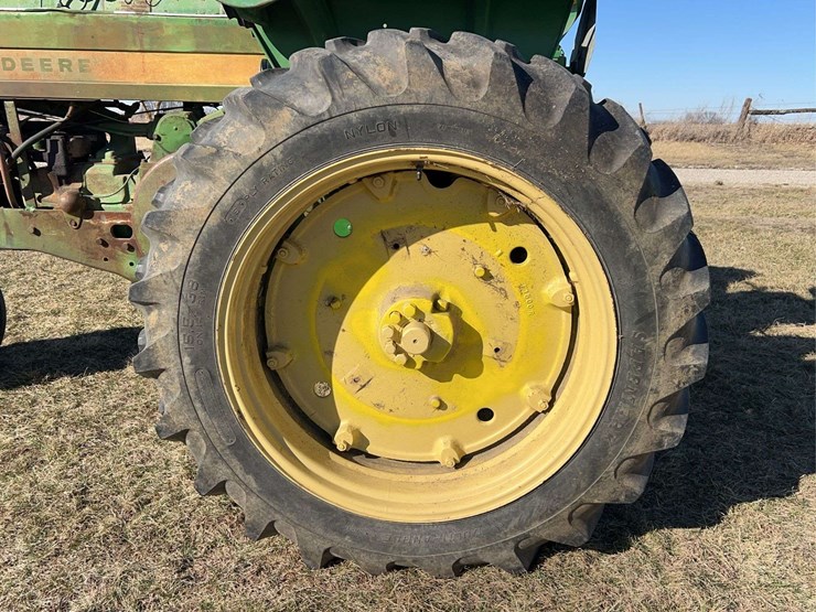 john-deere-720-image-54