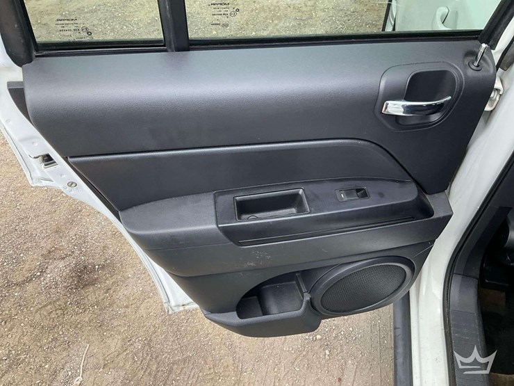 2016-jeep-compass-image-18