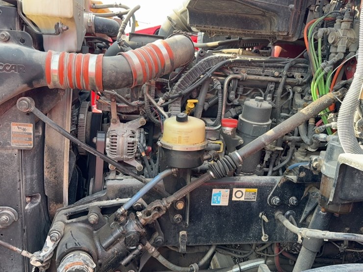 2016-kenworth-t880-image-23
