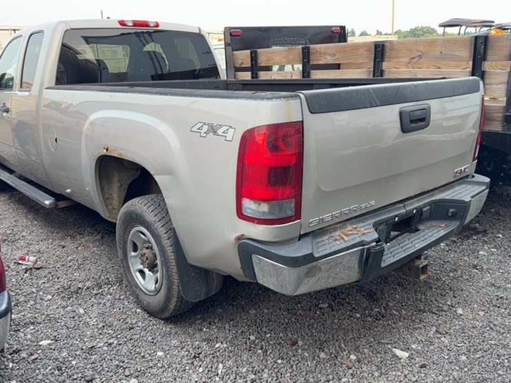 2009-chevrolet-2500-image-11