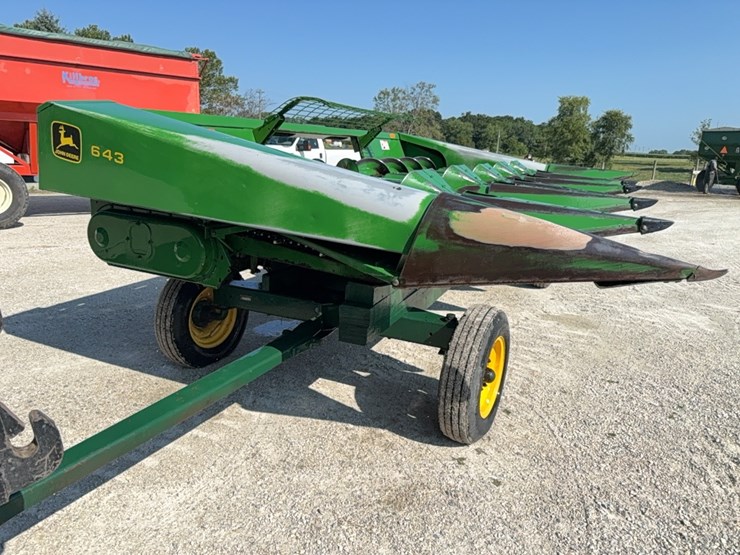 1990-john-deere-643-image-2