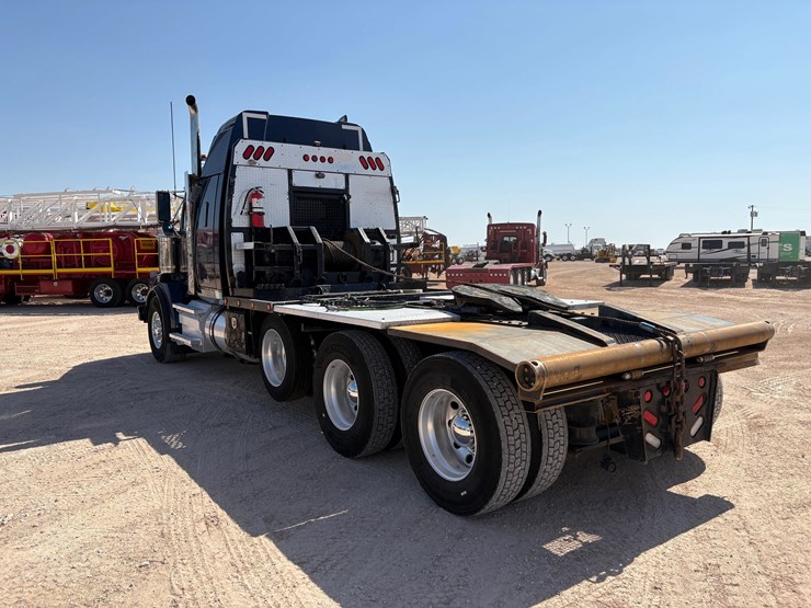 2021-western-star-4900-image-6