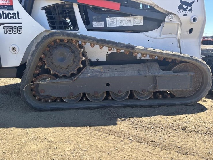 2019-bobcat-t595-image-18