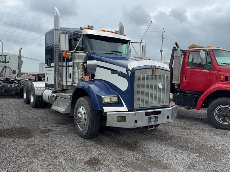 2018-kenworth-t800-image-3