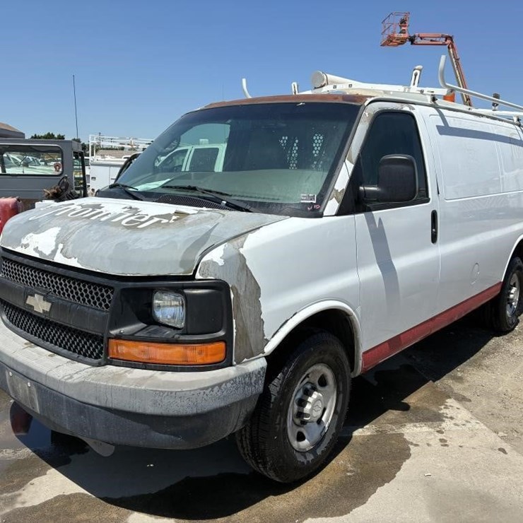 2010 CARGO EXPRESS