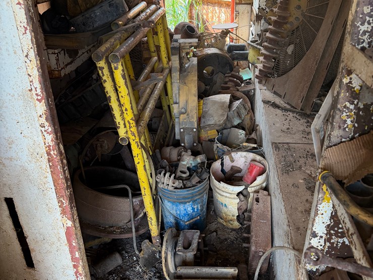 (3)-steel-doghouses-w/-contents-(see-description)-image-2
