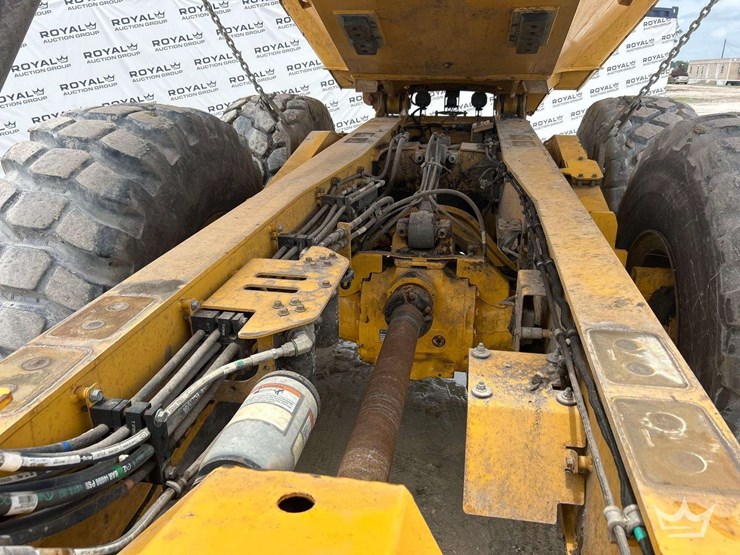 2022-deere-260e-image-10