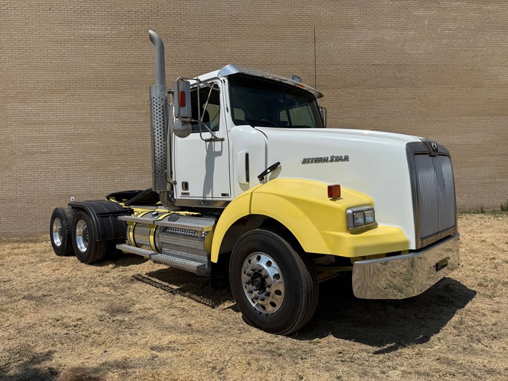 2015-western-star-4900-image-4
