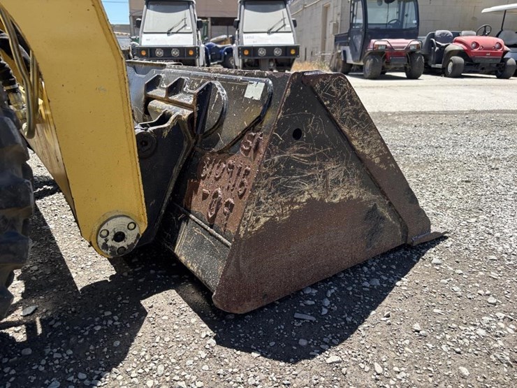 2018-yanmar-s220r-image-12