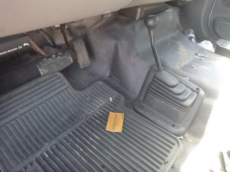 2004-ford-f550-image-11