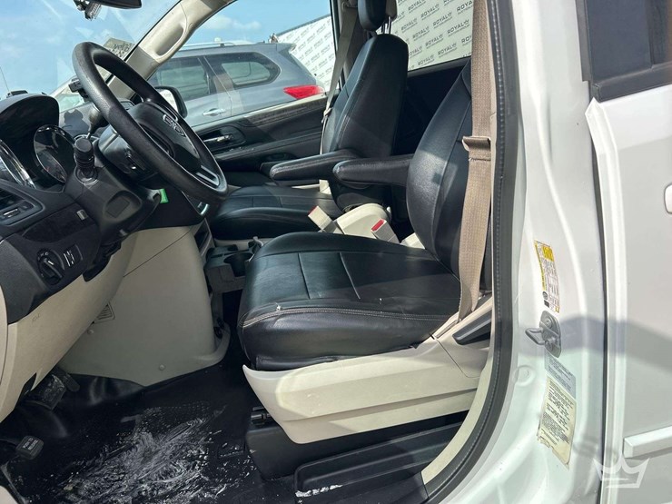 dodge-caravan-image-12