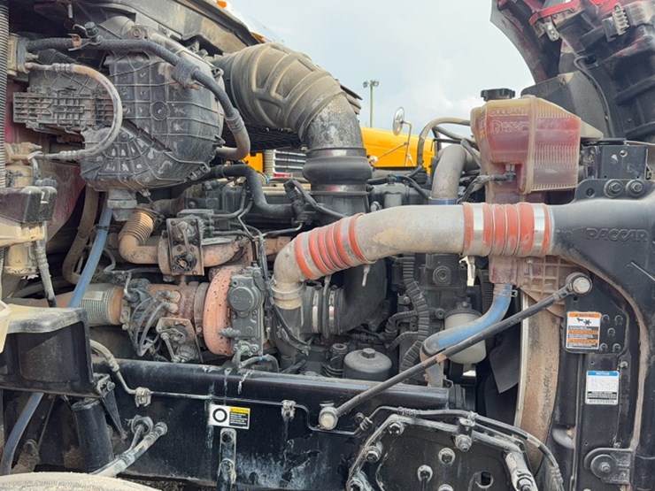2016-kenworth-t880-image-21