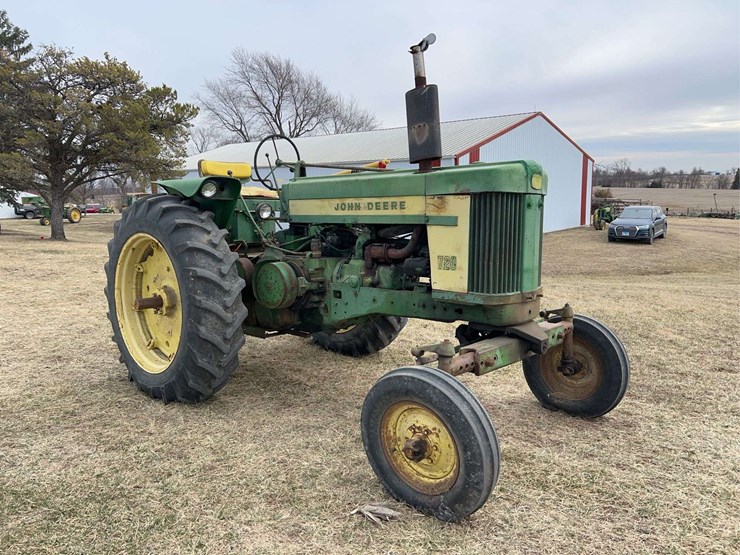 john-deere-720-image-7