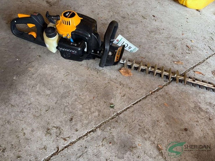 poulan-pb2322-gas-hedge-trimmer-image-2