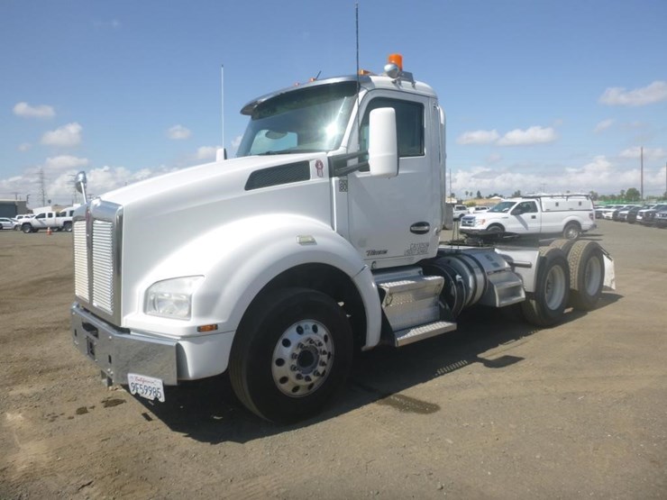 2017-kenworth-t880-image-1