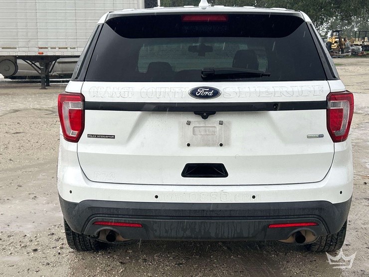 2016-ford-explorer-image-25