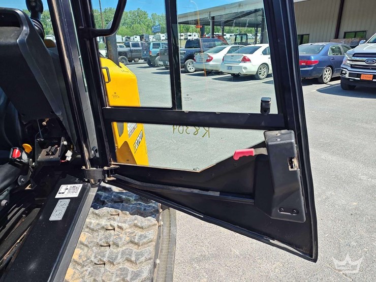 2024-jcb-270t-image-14