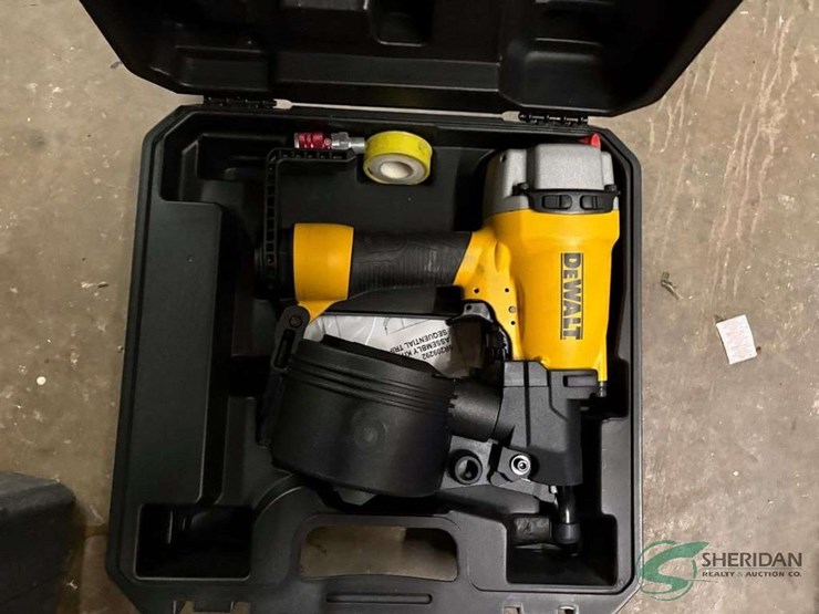 dewalt-coil-nailer-image-2