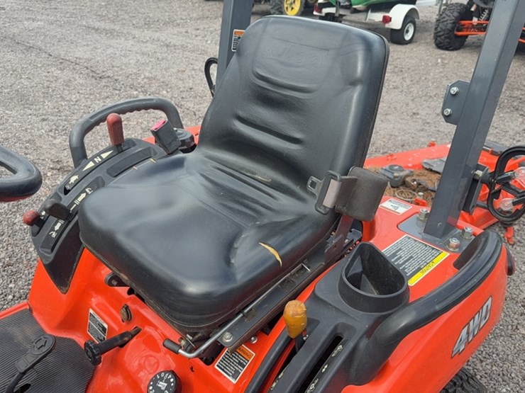 #3029-•-kubota-2360-tractor-image-12