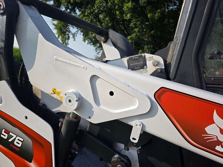 2021-bobcat-s76-image-31