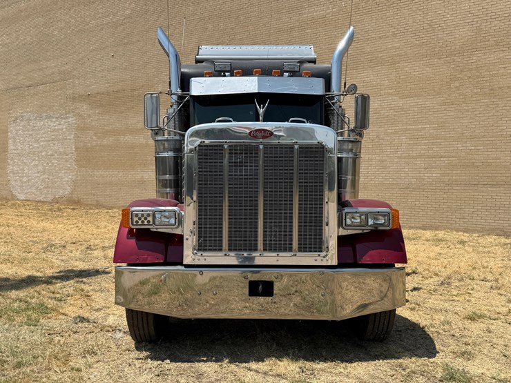 2000-peterbilt-379-image-3
