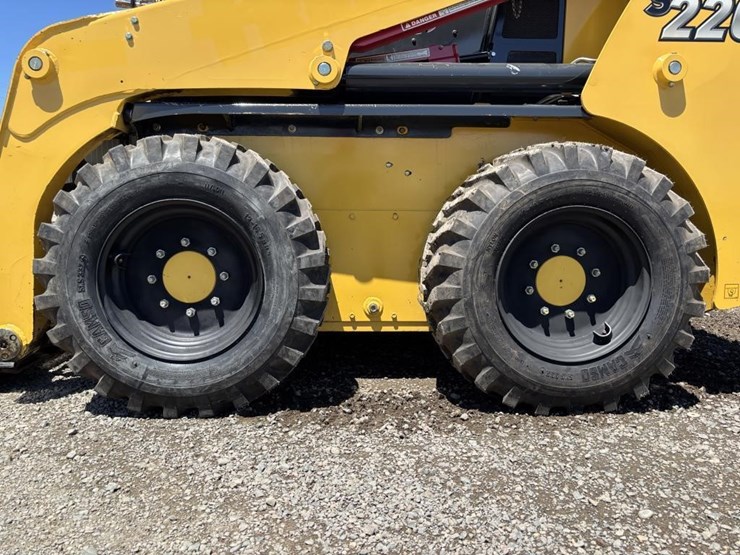 2018-yanmar-s220r-image-16