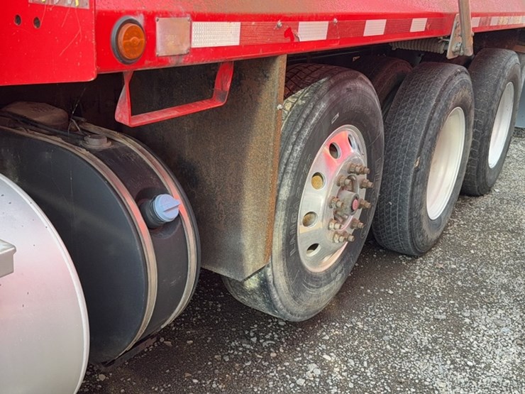 2016-kenworth-t880-image-15
