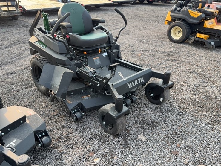 #3097-•-yakta-yxr-320-zero-turn-mower-image-3