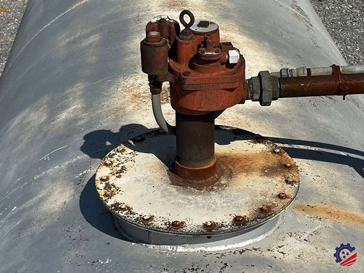 10k-gallon-/-off--road-diesel-fuel-tank-image-21