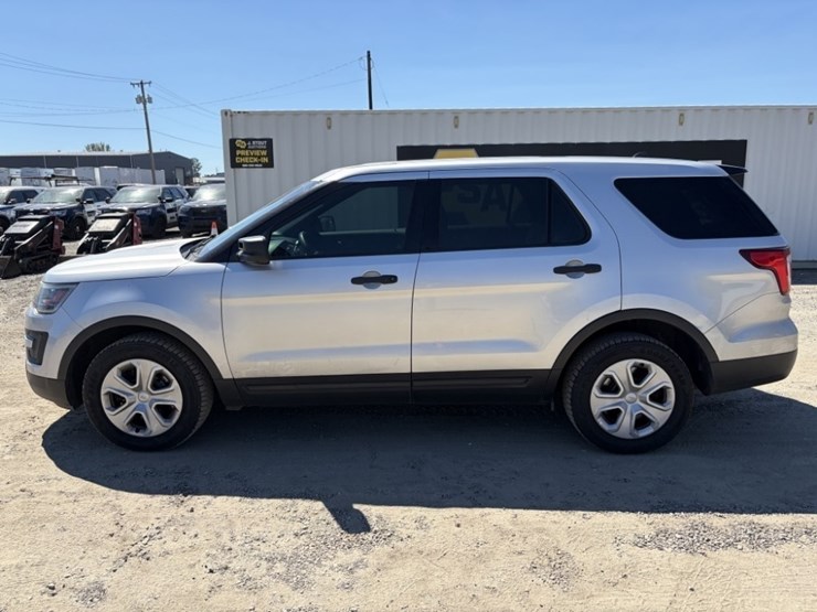 2017-ford-explorer-image-7