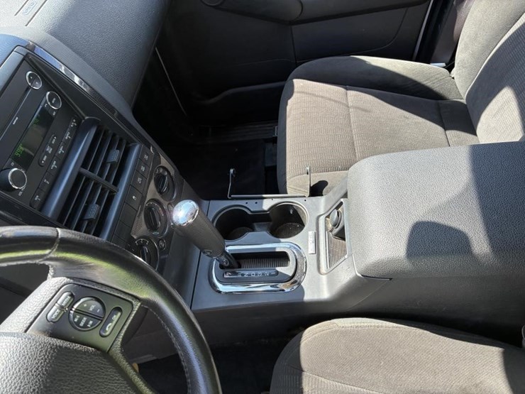 2010-ford-explorer-image-22