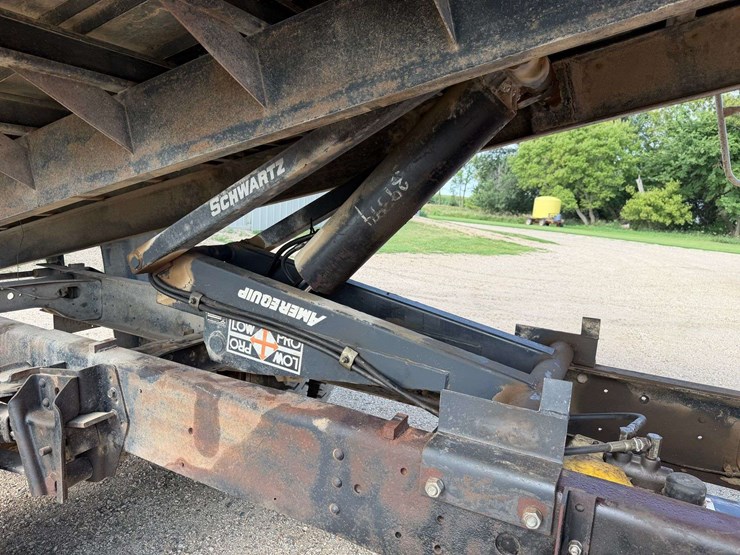 1979-ihc-1700-single-axle-grain-truck,-15’-steel-box-with-622-schwarts-hoist,-steel-floor,-136k-mile-image-39