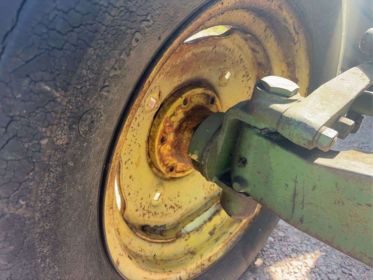 john-deere-70-image-104