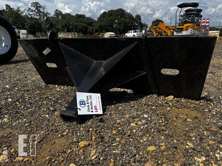 receiver-hitch-skid-steer-attach-image-1