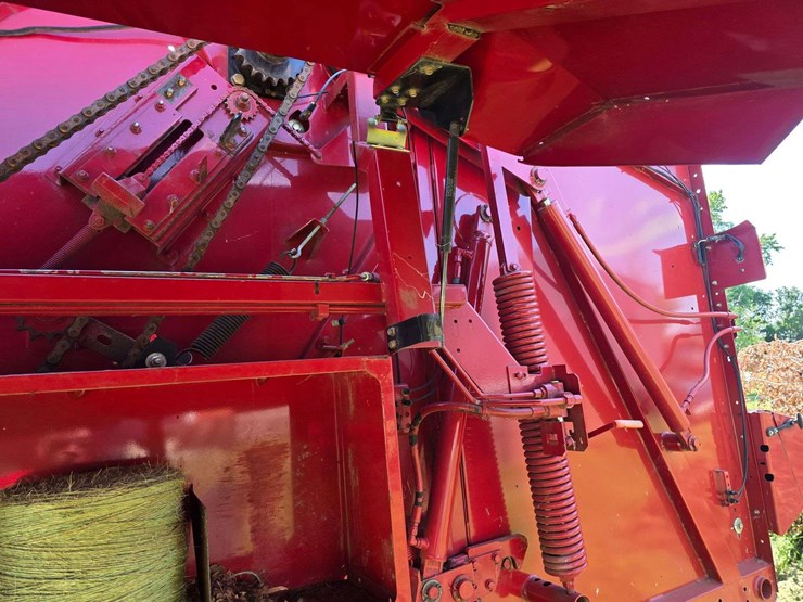 new-holland-br7090-image-22