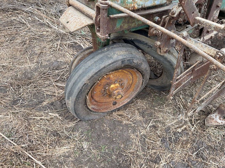 john-deere-b-image-9