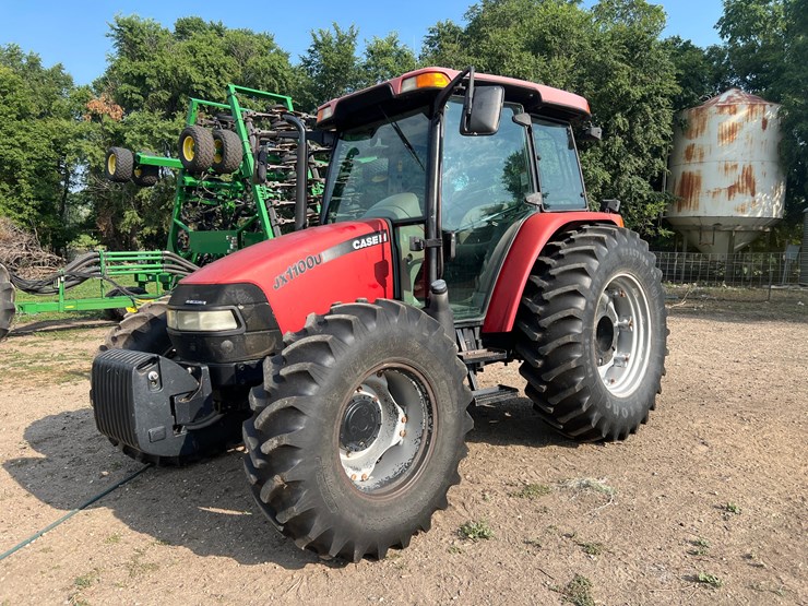 case-ih-jx1100u-tractor-image-4