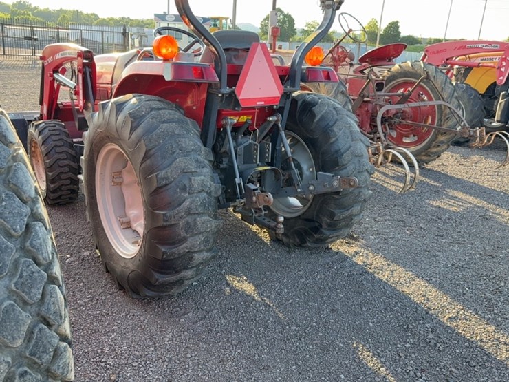 massey-ferguson-1533-image-9