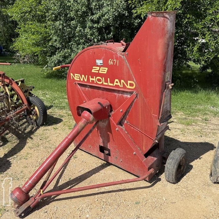 NEW HOLLAND 28