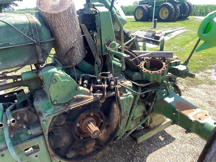 john-deere-70-image-11