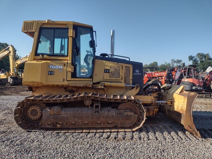 deere-700h-lt-image-3