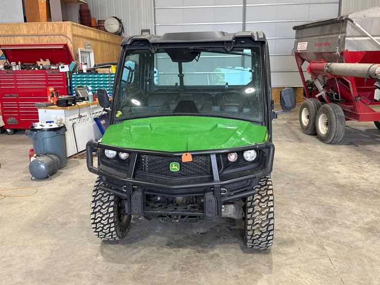 2023-john-deere-gator-image-2