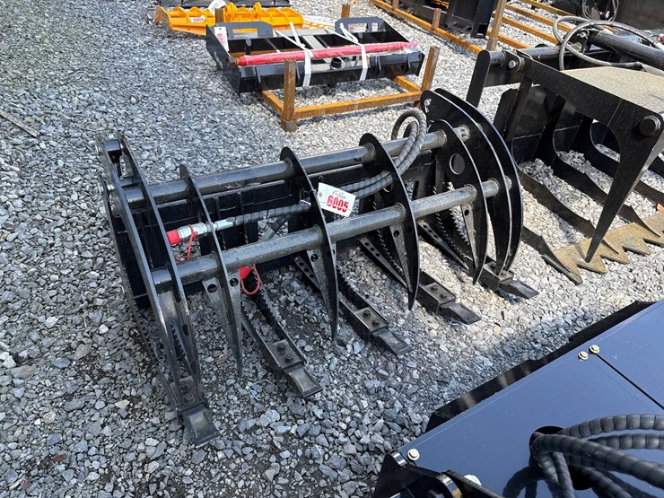 #6005-•-44"-dingo-brush-grapple-image-1